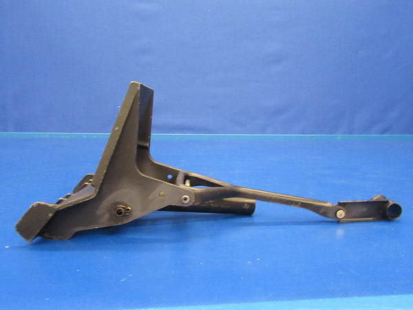 Cessna 182 Pedal Assy with Arm and Link RH OTBD P/N 0760678-2 (0917-15)