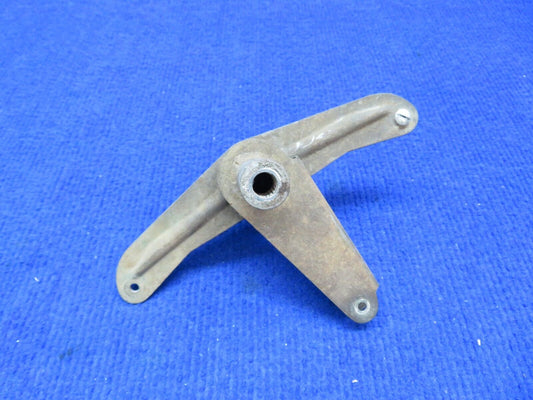 Cessna 182 / 182D Bellcrank Assy LH Flap P/N 0523535 (0722-445)