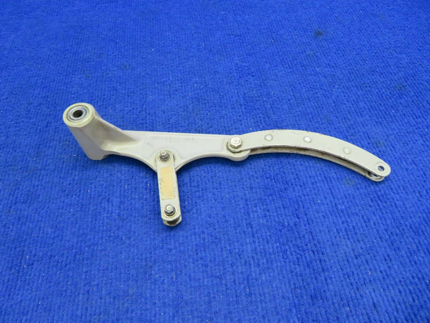 Cessna 310 / 310R Rocker Arm Bellcrank RH w/ Link P/N 0841104-4 (0422-370)
