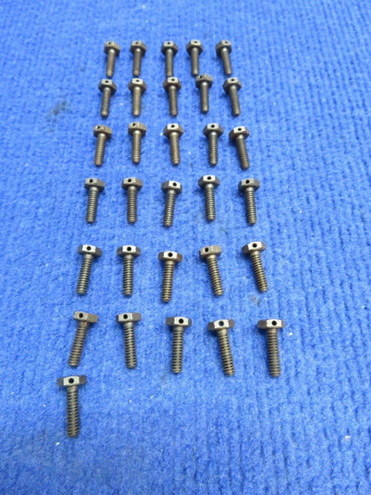 Textron Screw P/N STD-1703 LOT OF 31 NOS (0722-42)