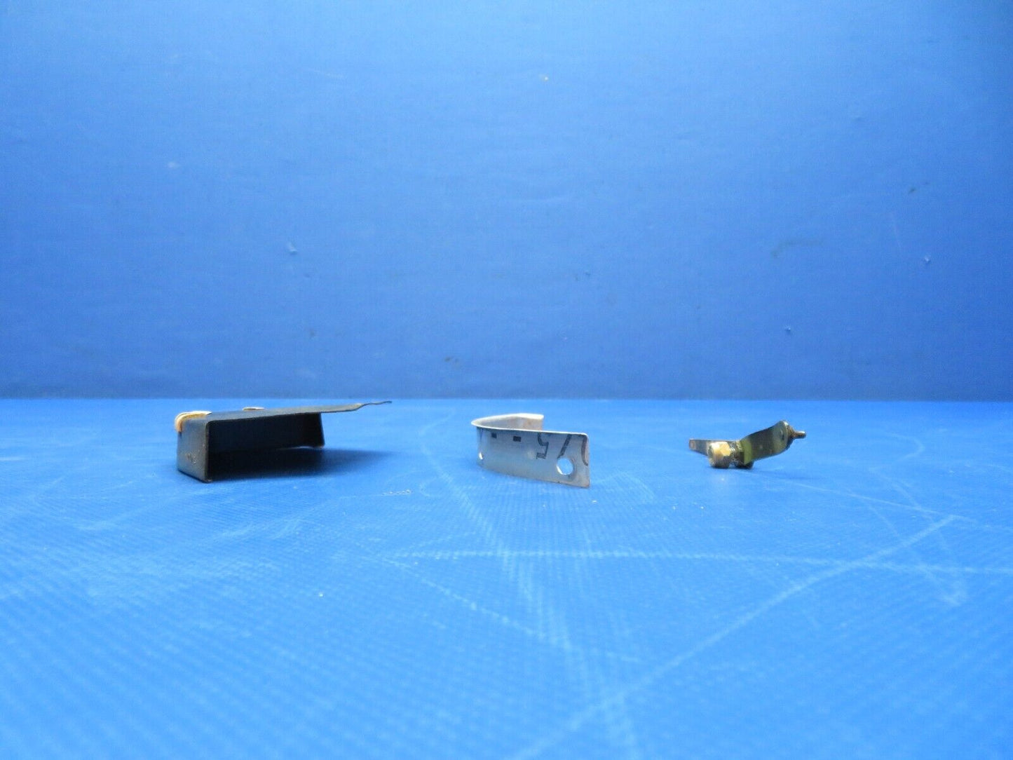Cessna 401 / 401A Elevator Trim Indicator Arm & Cover P/N 0861157-1 (0124-187)
