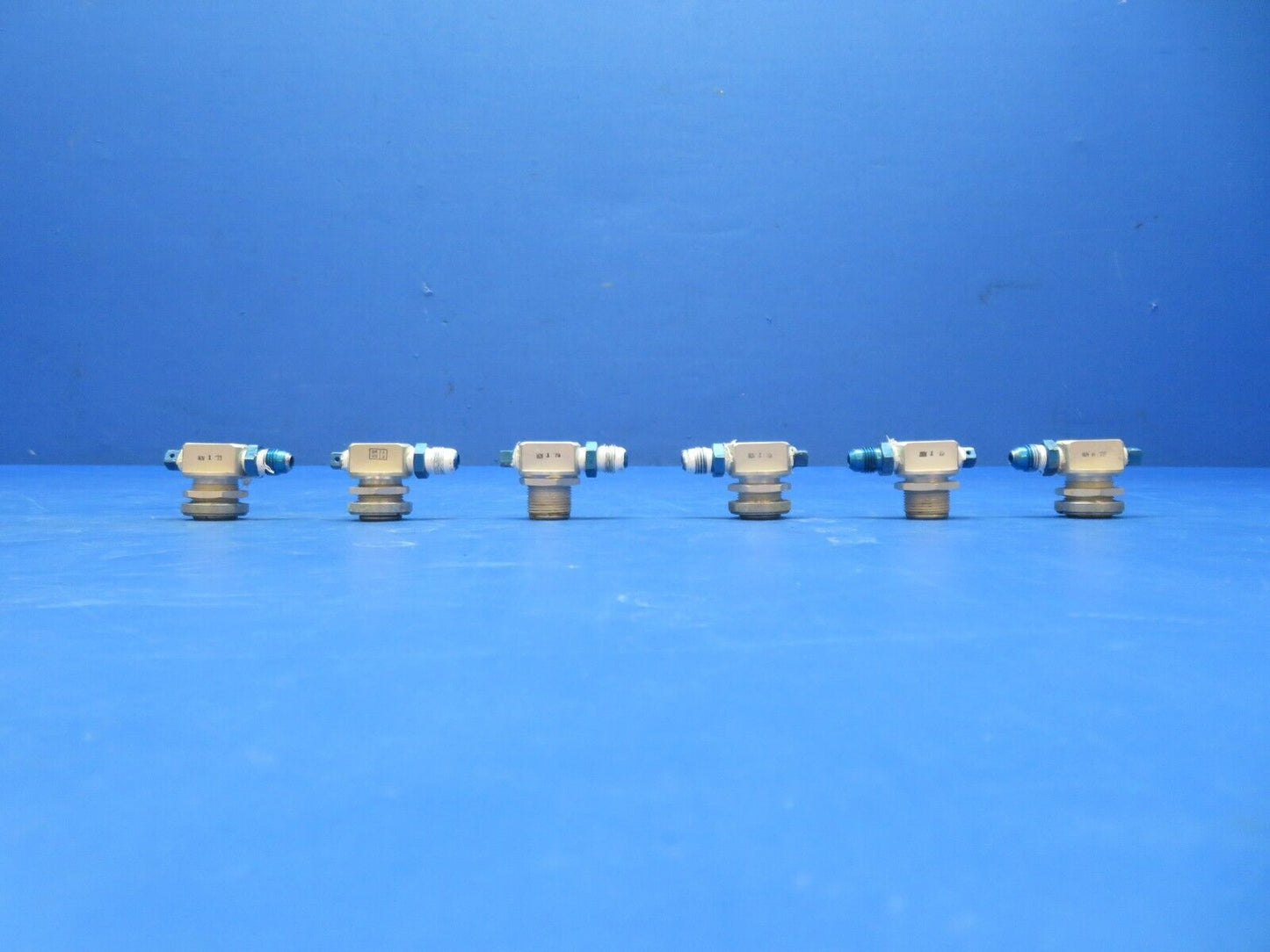 Cessna 310 / 310Q Oxygen Outlet Valve P/N C166006-0202 LOT OF 6 (0823-729)