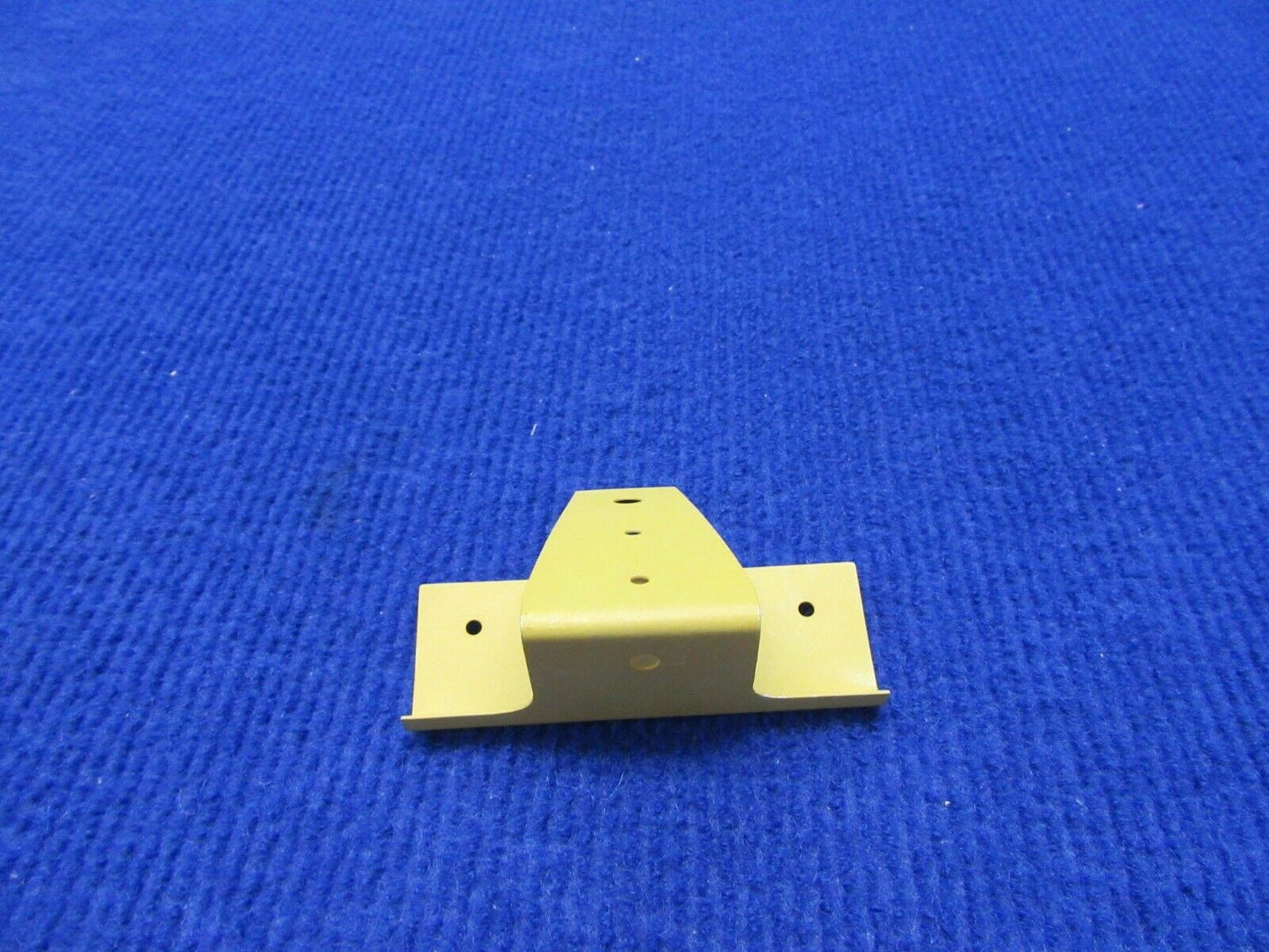 Beechcraft / Beech Angle NOS P/N 58-530139-9 (1221-492)