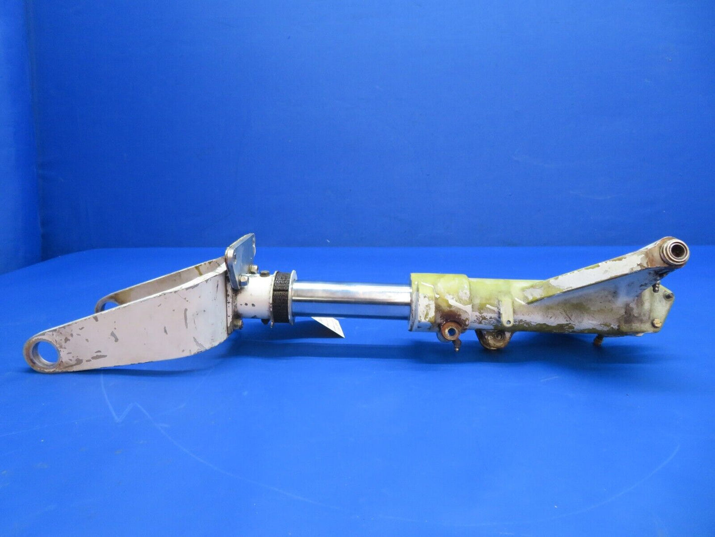 Lake LA-4-200 Nose Gear Assy P/N 2-4402-1, 2-4415-1 (1222-780)