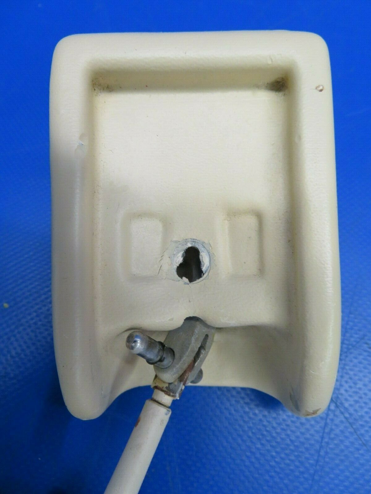 Beech Baron 95-B55 Window Latch Assembly RH 35-410291-632 (0320-21)