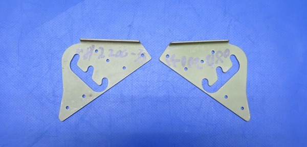 Cessna LH & RH Bracket P/N 0812200-33 NOS (0523-151)