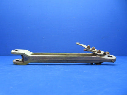 Cessna 310 RH Side Brace Link LWR & Upper w/ Bellcrank 0841102-4 (1123-374)