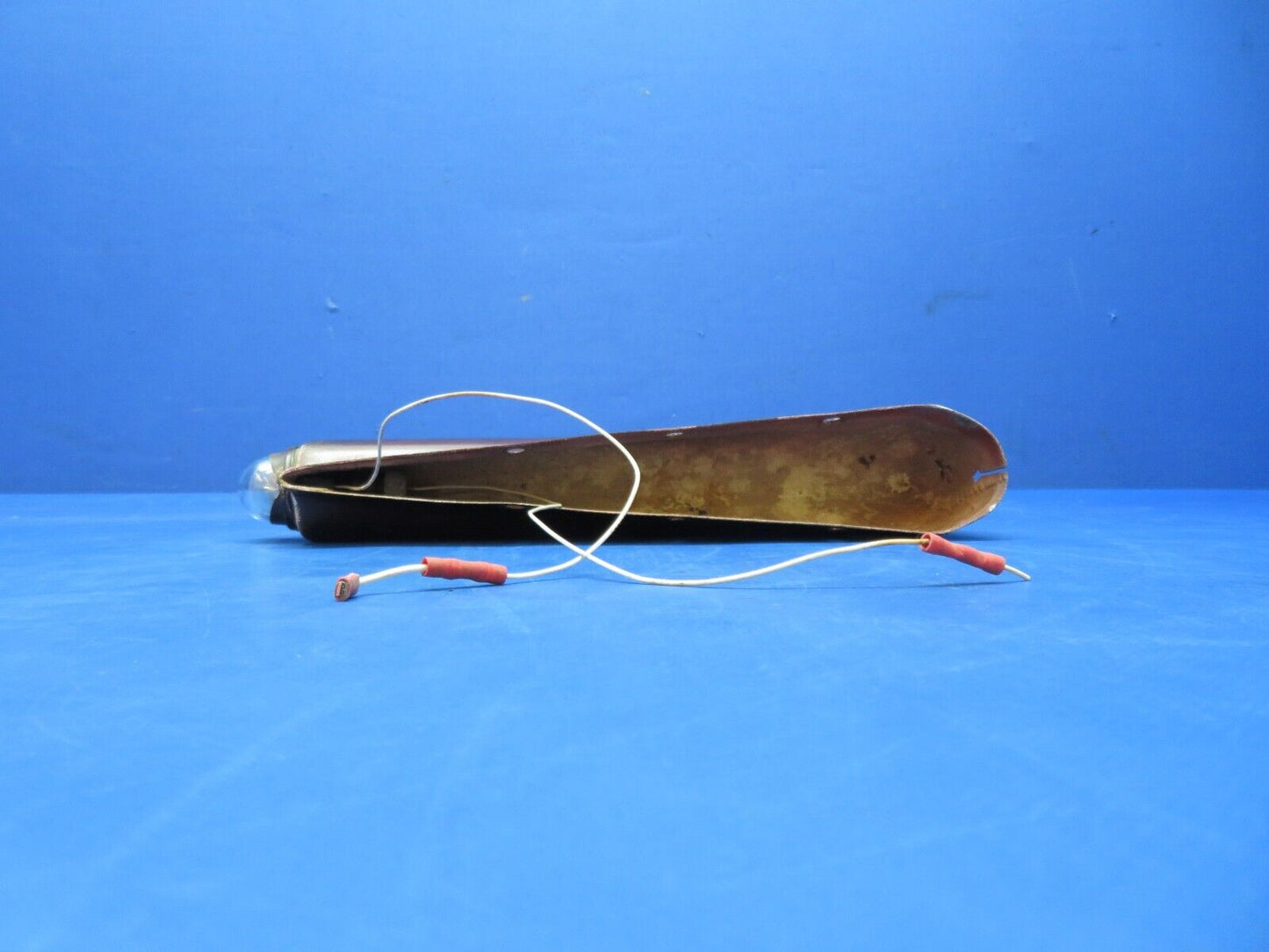 Piper PA-28-180 Rudder Tip w/ Light P/N 63541-00, 63541-000 (0723-677)