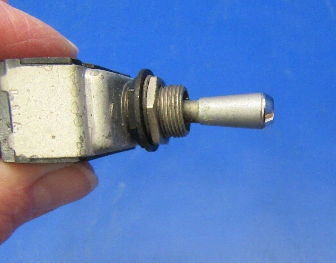Beech Baron Toggle Switch 35-380053-11, 8906K1292 (1118-42)