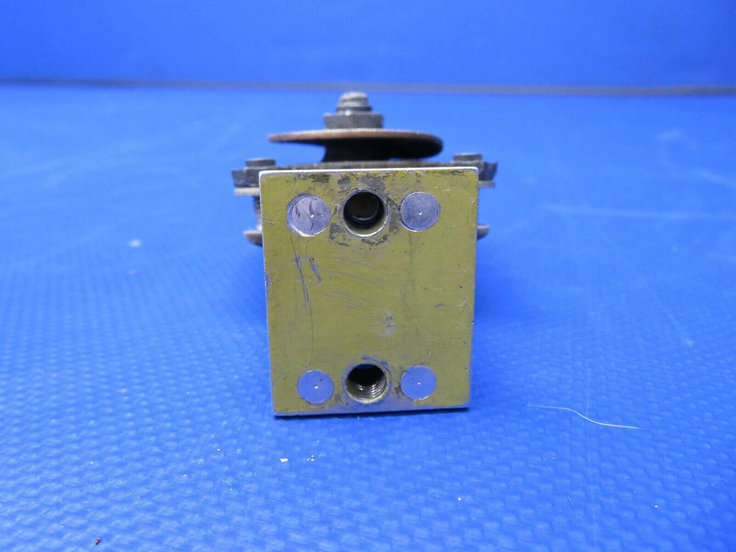 Beech 95-B55 Baron Instrument Panel Shock Mount P/N 150PL8 (0721-732)