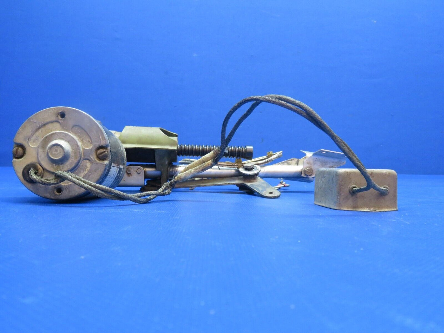 Cessna Flap Actuator w/ Motor 14V P/N C301001-0206 CORE (0124-1128)