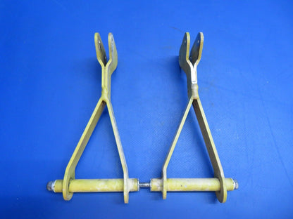 Lake LA-4-200 Rudder / Elevator Idler Assy P/N 2-7138-1, 2-7138-3 (1222-742)