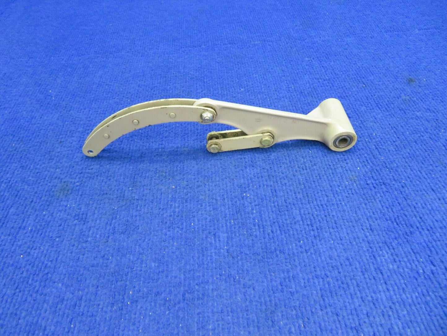Cessna 310 / 310R Rocker Arm Bellcrank RH w/ Link P/N 0841104-4 (0422-370)