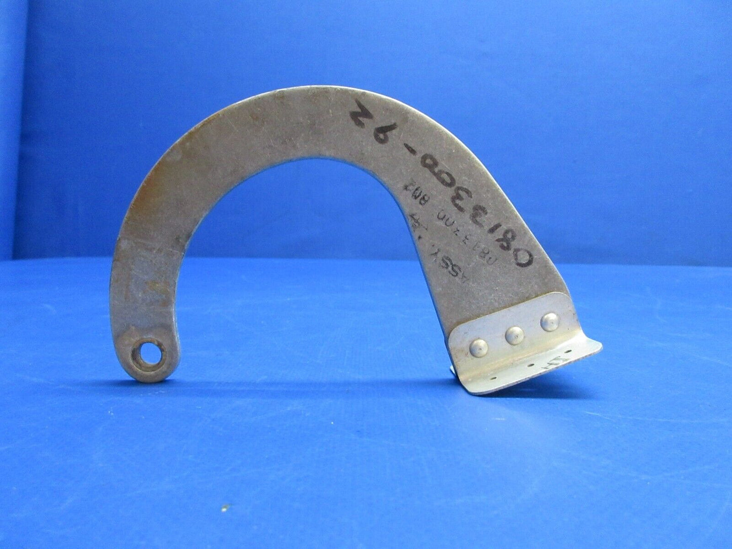 Cessna 310 Hinge Assy Nose Gear Door RH P/N 0813300-92 (0523-384)
