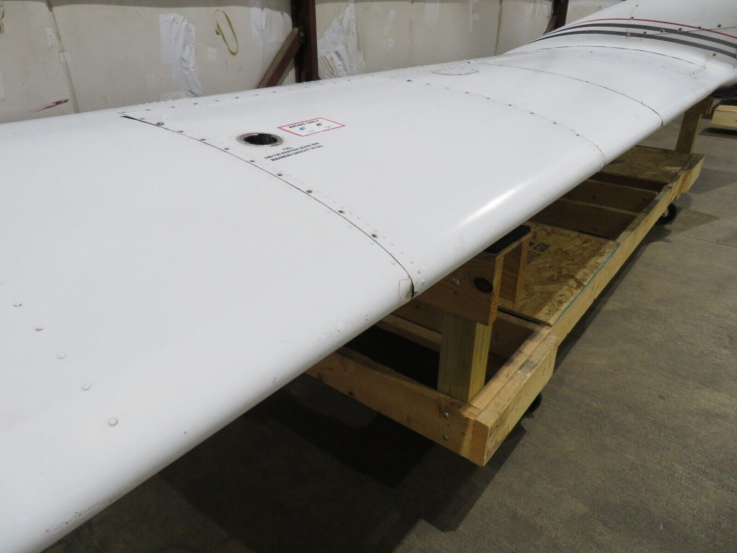 1978 Piper PA-34-200T Seneca RH Wing P/N 37093-04 (0423-103)