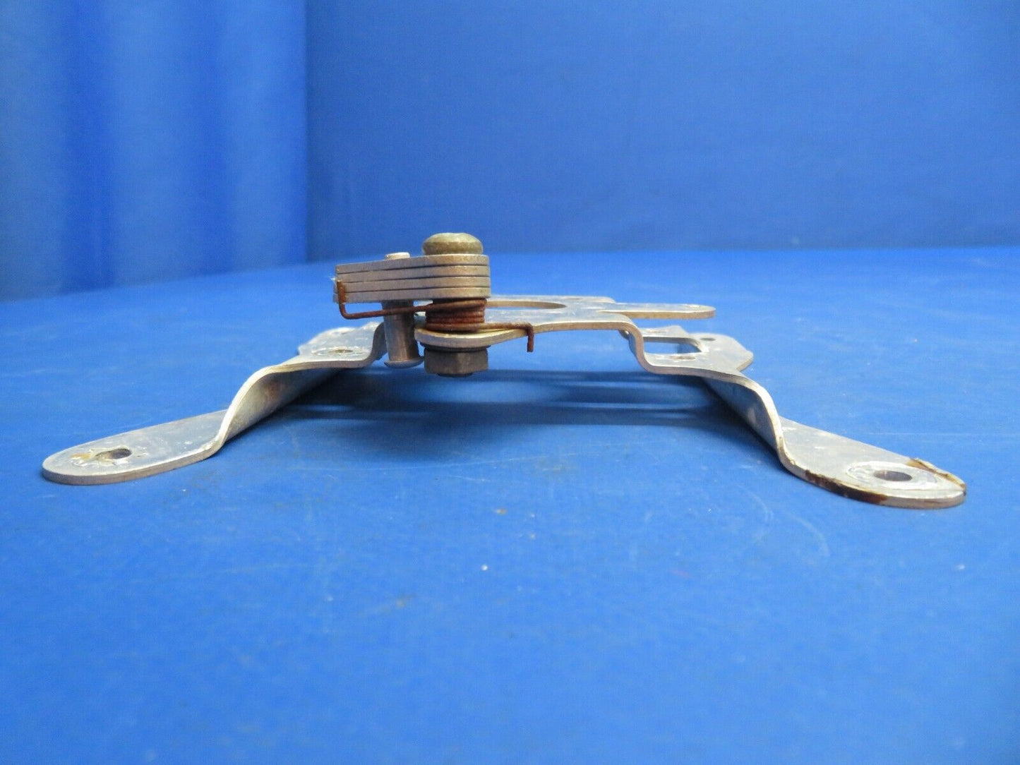 Piper PA-28-201T Dakota Airborne Fuel Selector Valve Assy P/N 1H80-2 (1222-705)