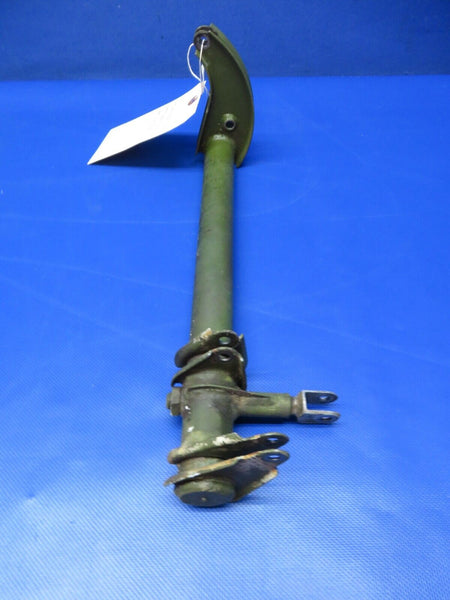 Early Cessna 310 / 310B LH Main Gear Torque Tube Assy P/N 0843510-15 (1223-224)