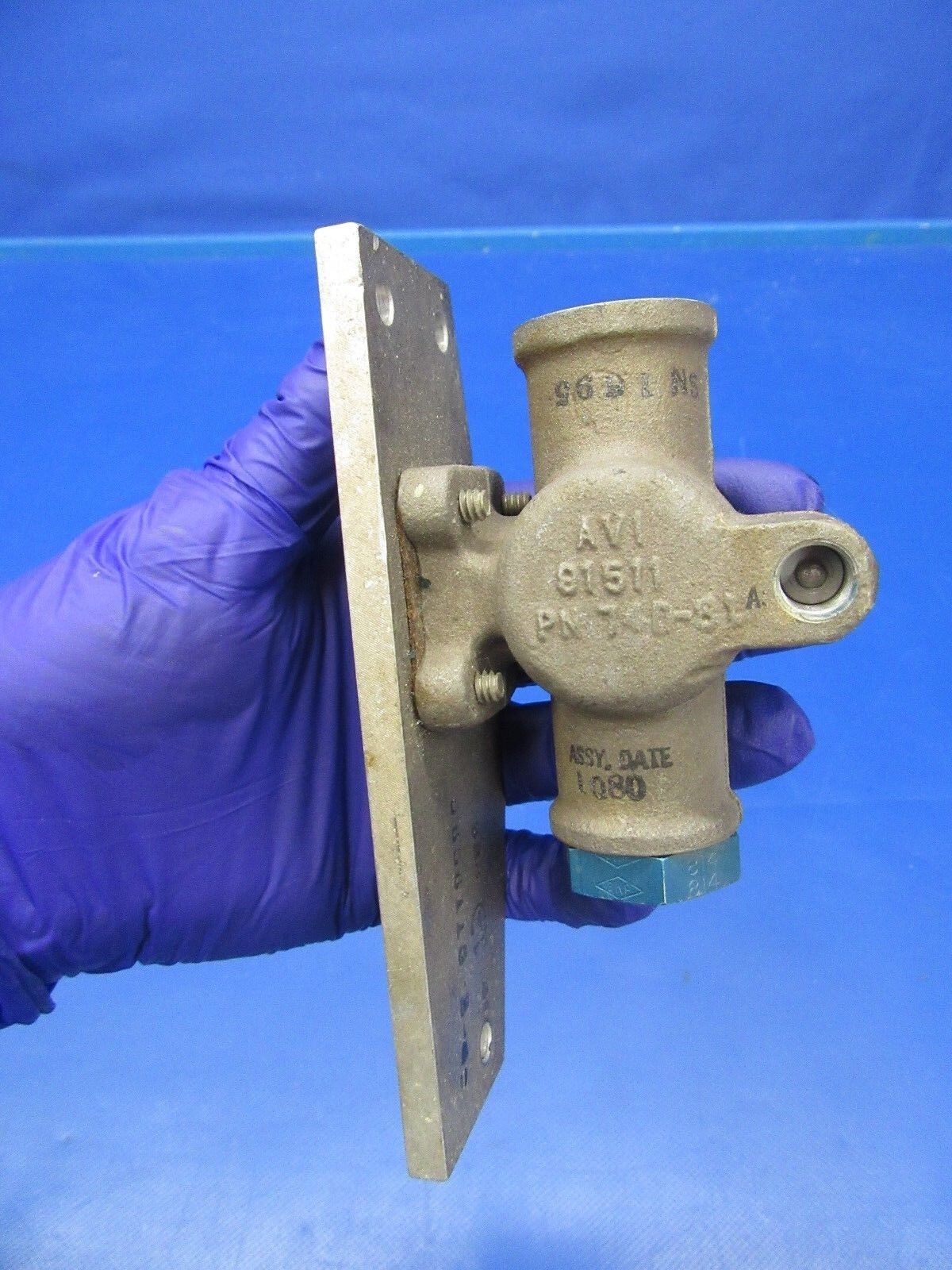Cessna Fuel Valve P/N 9910242-6 (0418-32)