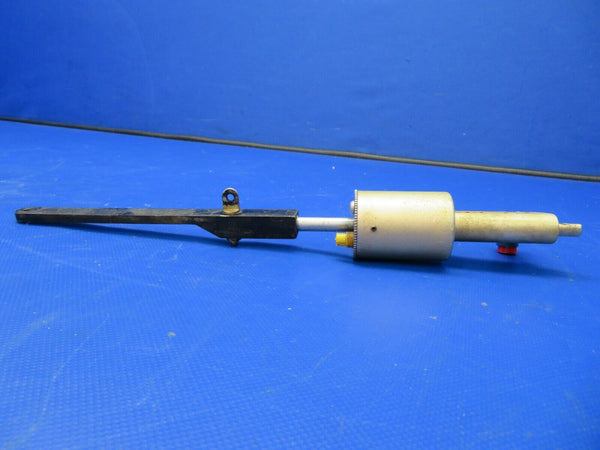 Cessna 177RG Master Brake Cylinder w/ Clevis RH P/N 2067005-2 (0621-737)