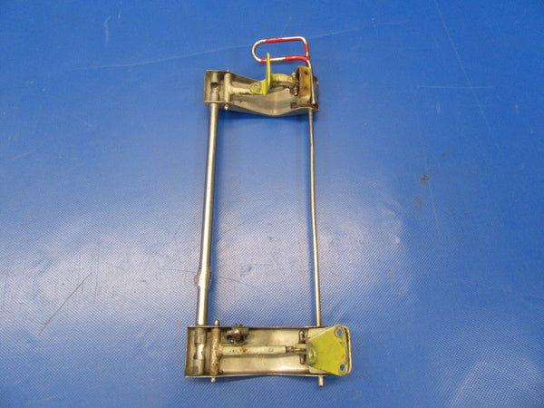 Beech Baron 58 Latch Assy RH Openable Window P/N 002-430055-2 (0617-84)