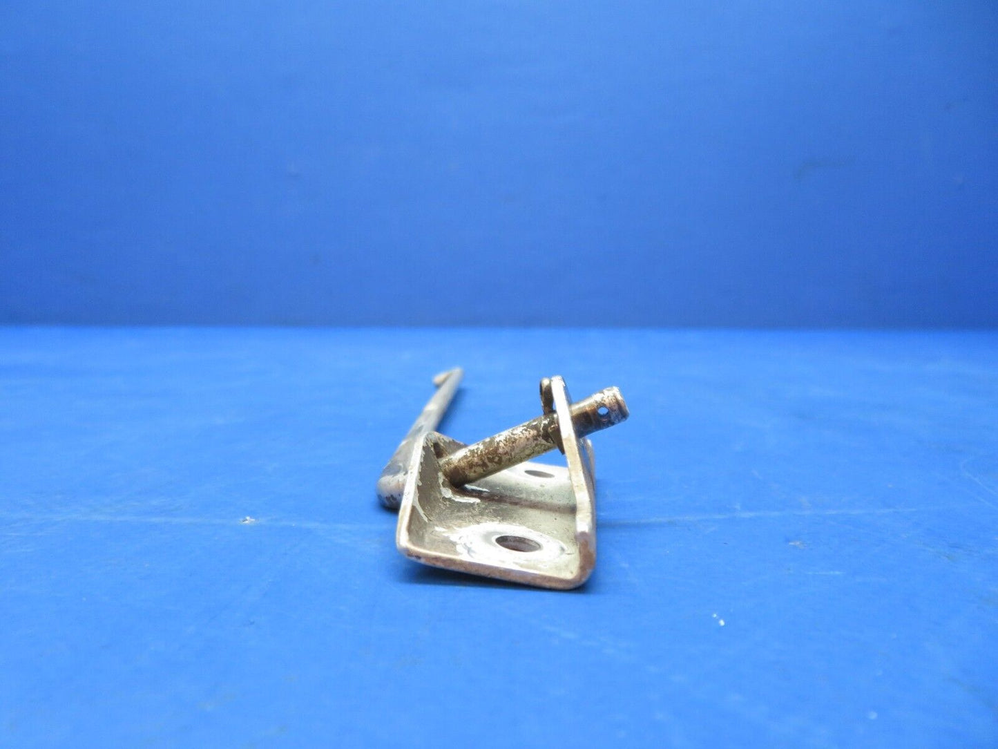 Cessna 310 / 310I Nacelle Door Stay Rod Bracket P/N 0851806-5 (1023-178)