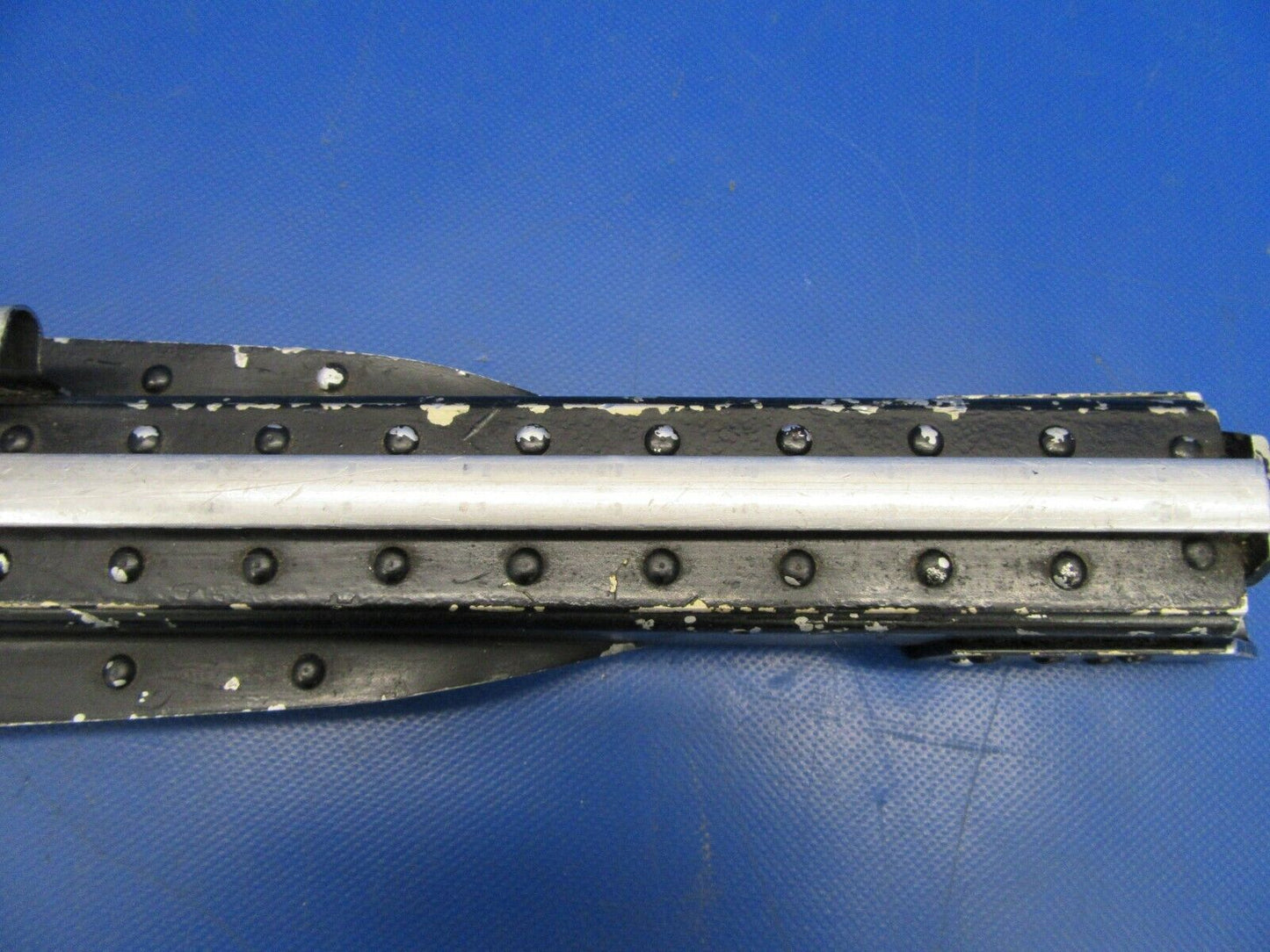 Cessna 310 / T310Q Seat Track Assy LH INBD OTBD 0812987-9, 0812987-8 (0619-110)