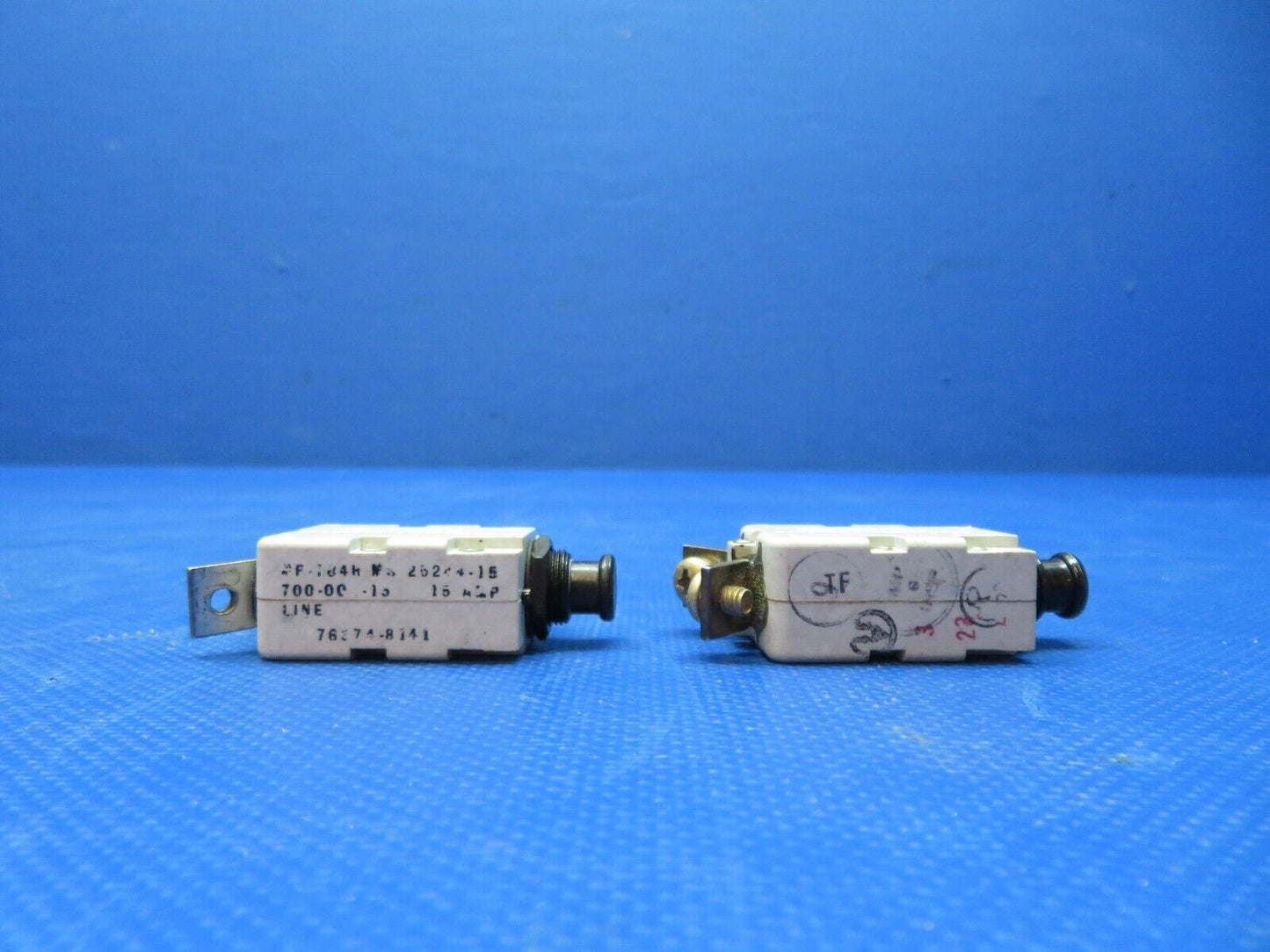 Mechanical Products 15 amp Circuit Breaker P/N 700-001-15 LOT OF 2 (0224-226)