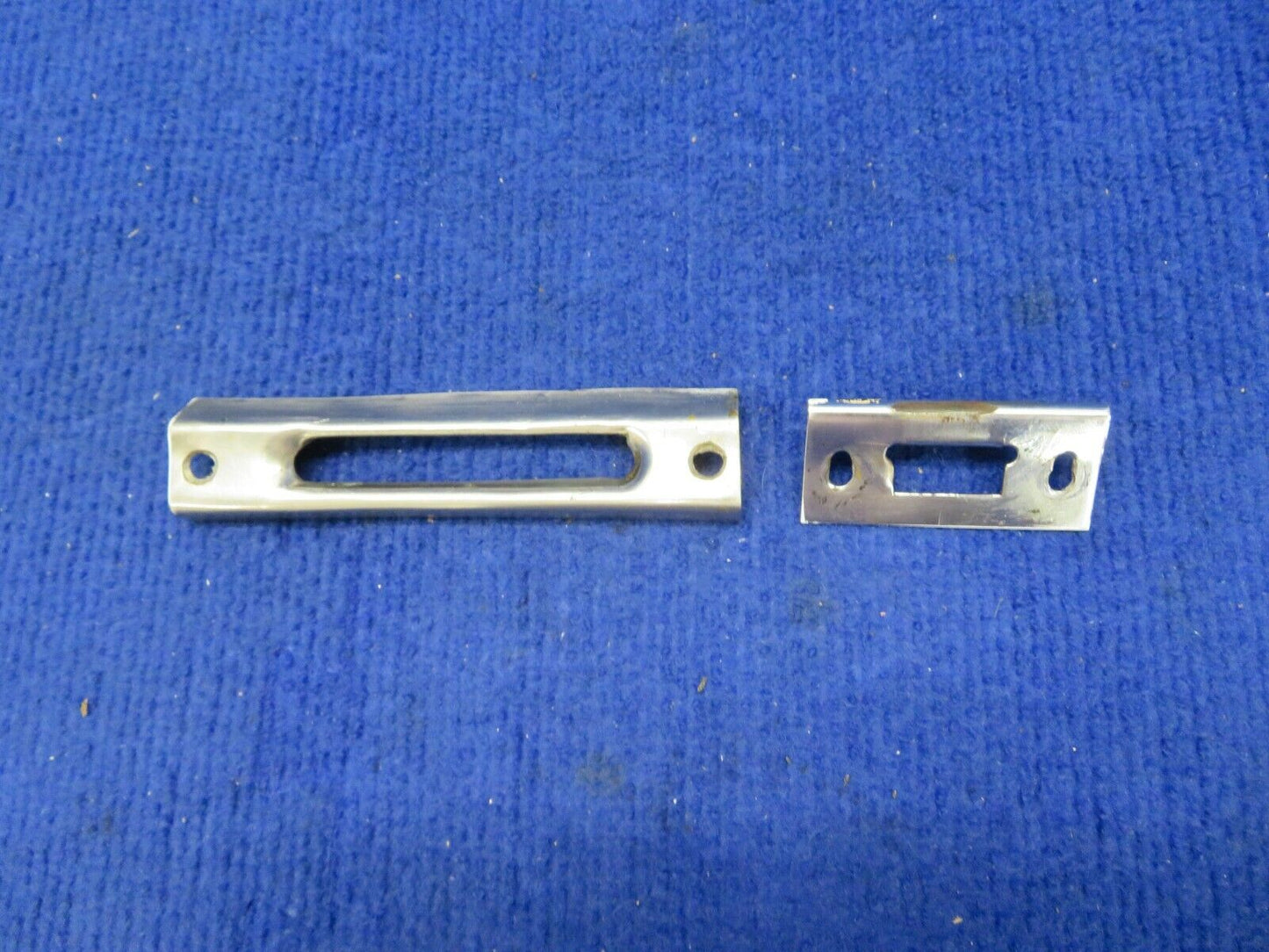 1956 Cessna 310 Door Strike & Latch Plate LOT OF 2 P/N 0811200-49 (0522-334