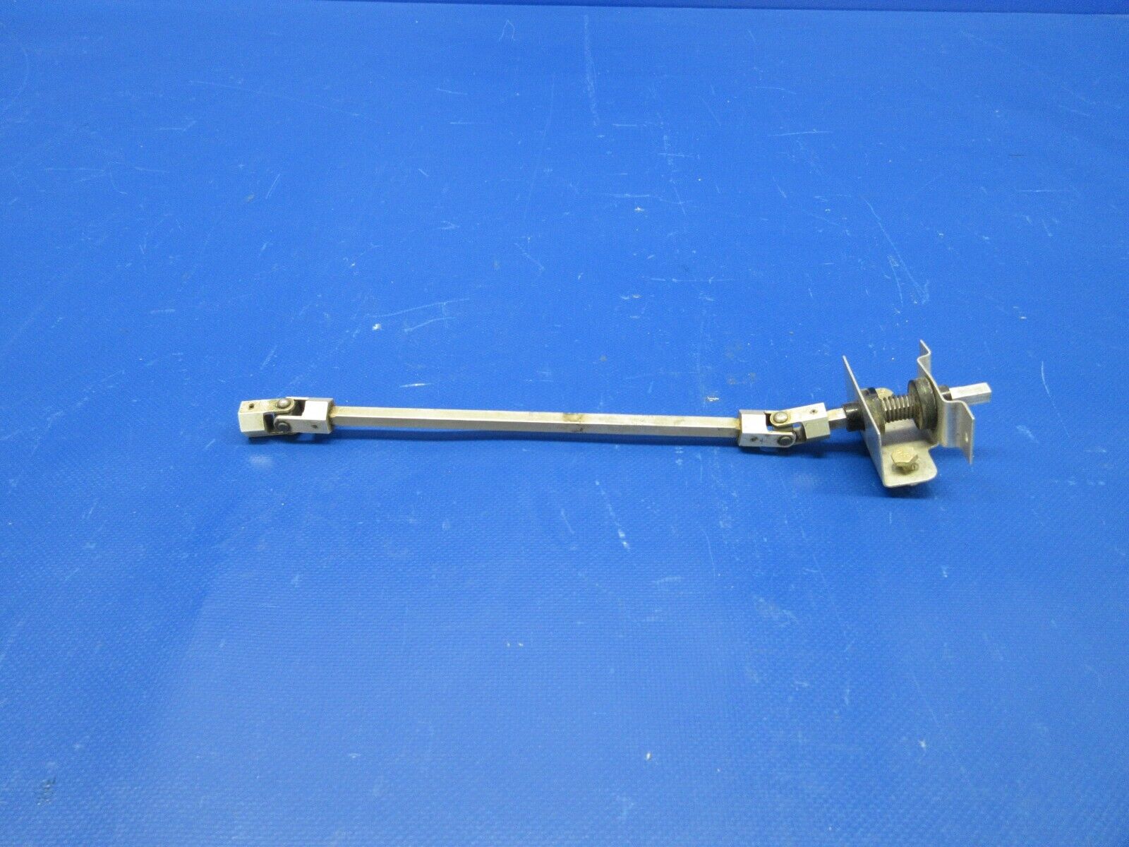 Cessna 210 Fuel Selector Shaft Assy P/N 1216016-200 (1223-695)