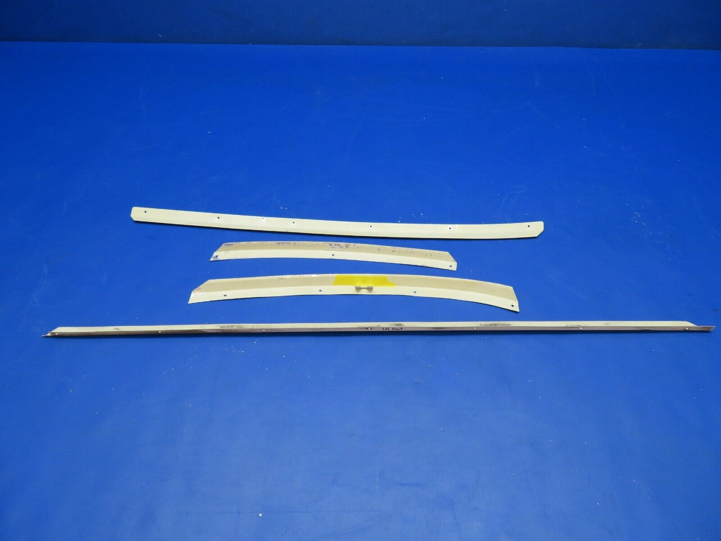 Piper PA-28R-201T Window Retainer Set (1122-475)