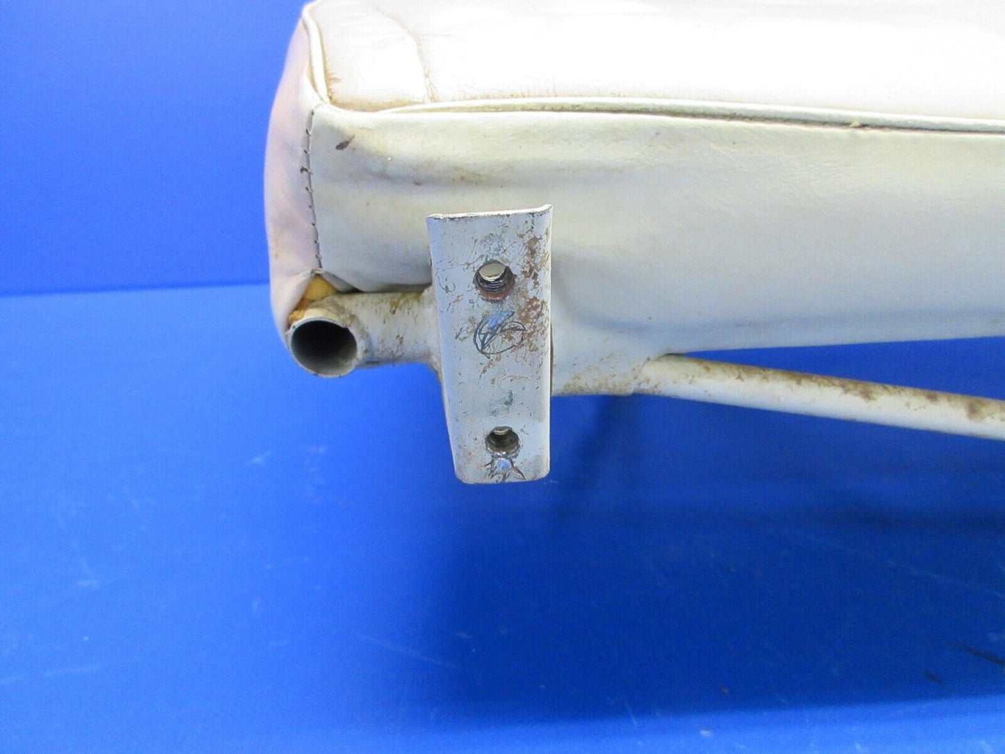 Cessna 210 Bench Seat Assy P/N 1214073-2 (1223-618)
