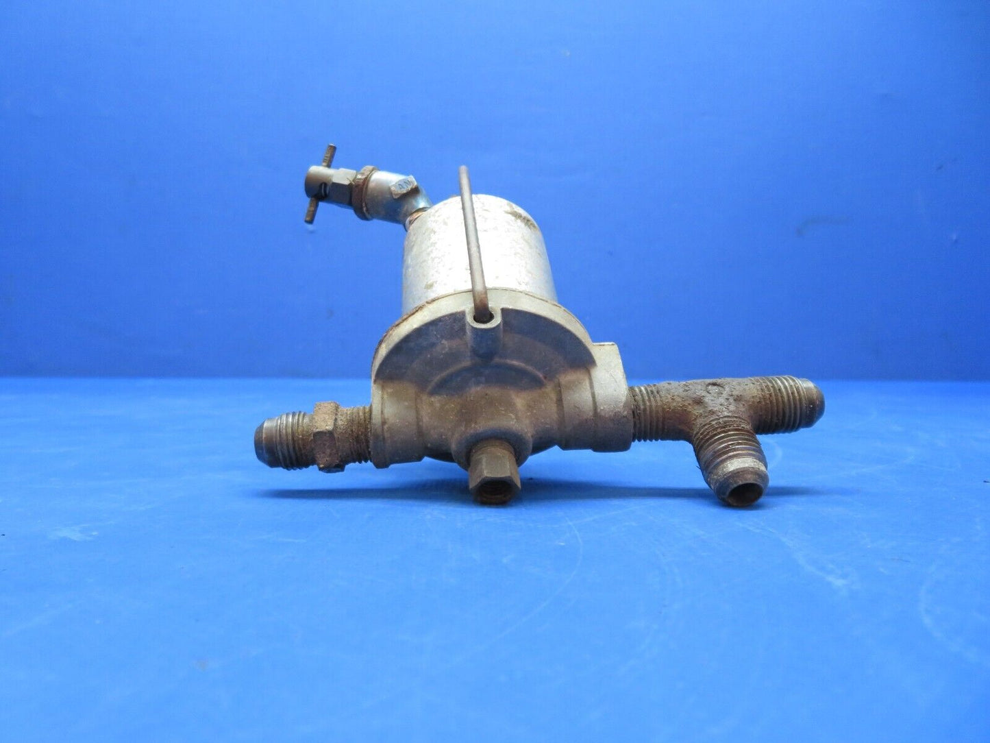 Piper PA-28-180 Fuel Gascolator Assy P/N 62301-03 (0723-718)