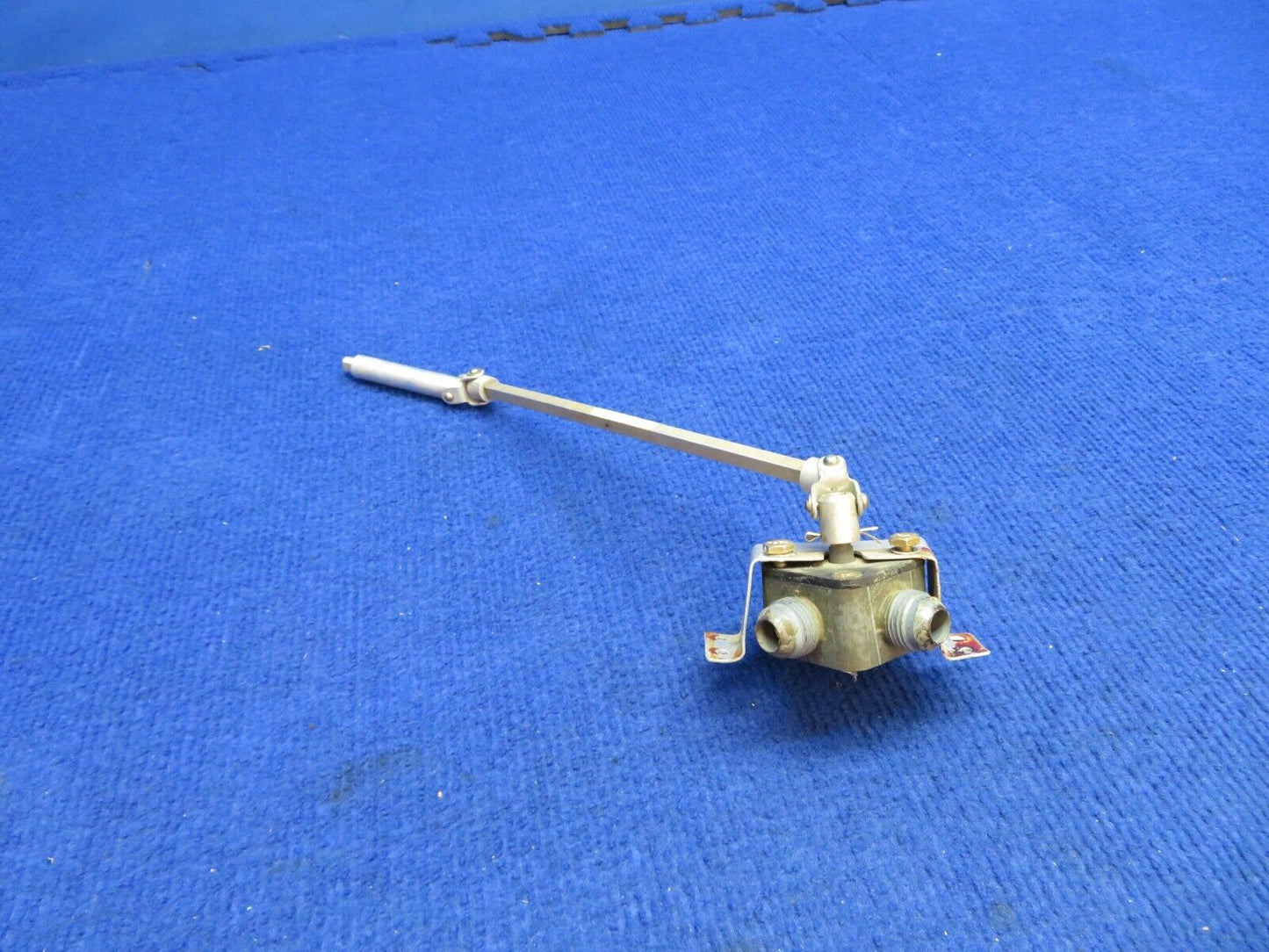 Cessna 172 Fuel Selector Valve P/N 9851067-4 CORE (0622-51)