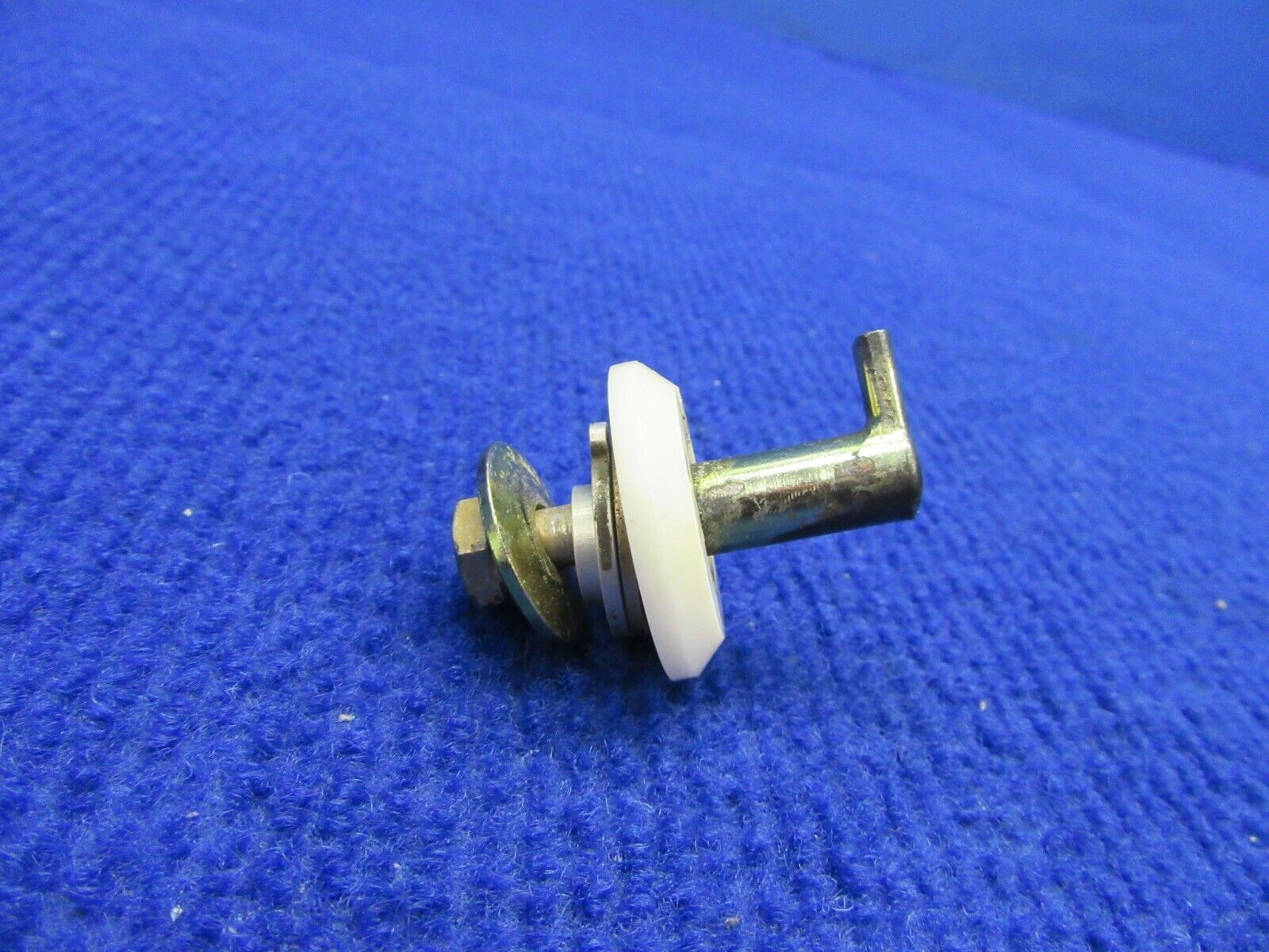 Cirrus SR-22 Pin Striker w Adjustment Bushing LWR Cabin Door 20268-003 (1221-586