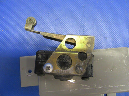 Beech 95-B55 Baron Cabin Heat Switch P/N MS25026-1 (0721-317)