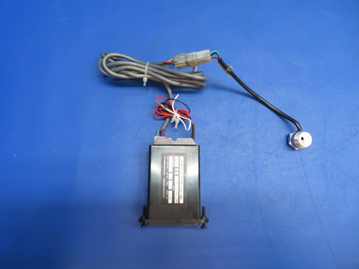 Piper PA-28-180 Cherokee RPM Indicator P/N 400000-54-G300Y2470R2700 (0233-708)