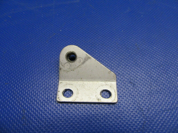 Cessna 210 / T210N Seat Belt Fitting Middle Row RH OTBD P/N 2011028-8 (0921-655)