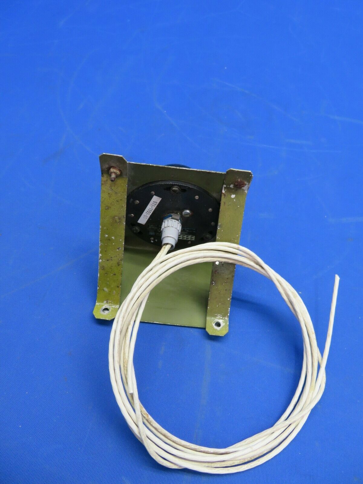 King KMT 112 Magnetic Azimuth Transmitter 28V w / Bracket 071-1052-00 (0920-71)