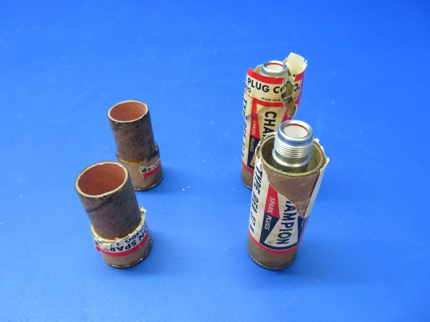 Champion Spark Plug REA 37 N LOT OF 2 NOS (1122-156)