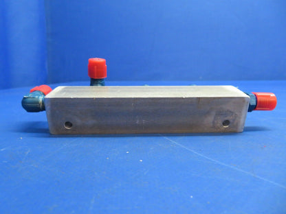 Piper PA-28R-201T Hydraulic Manifold RH P/N 67521-00, 67521-000 (1122-701)