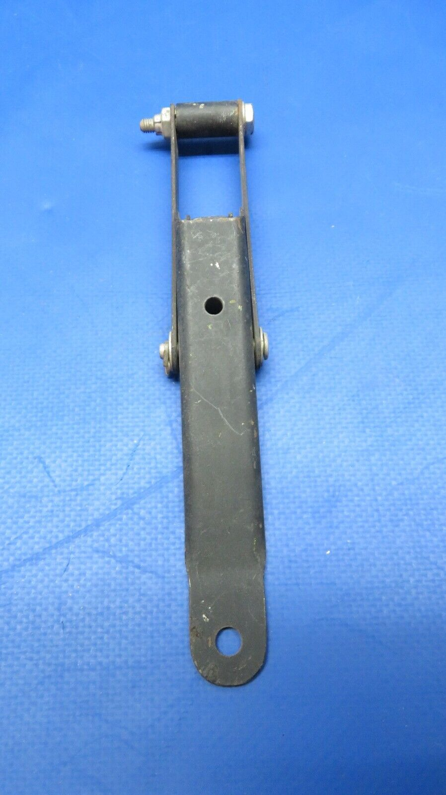 Piper PA-25 Latch Assy FWD Distributor Attachment P/N 61781-00 (0523-130)