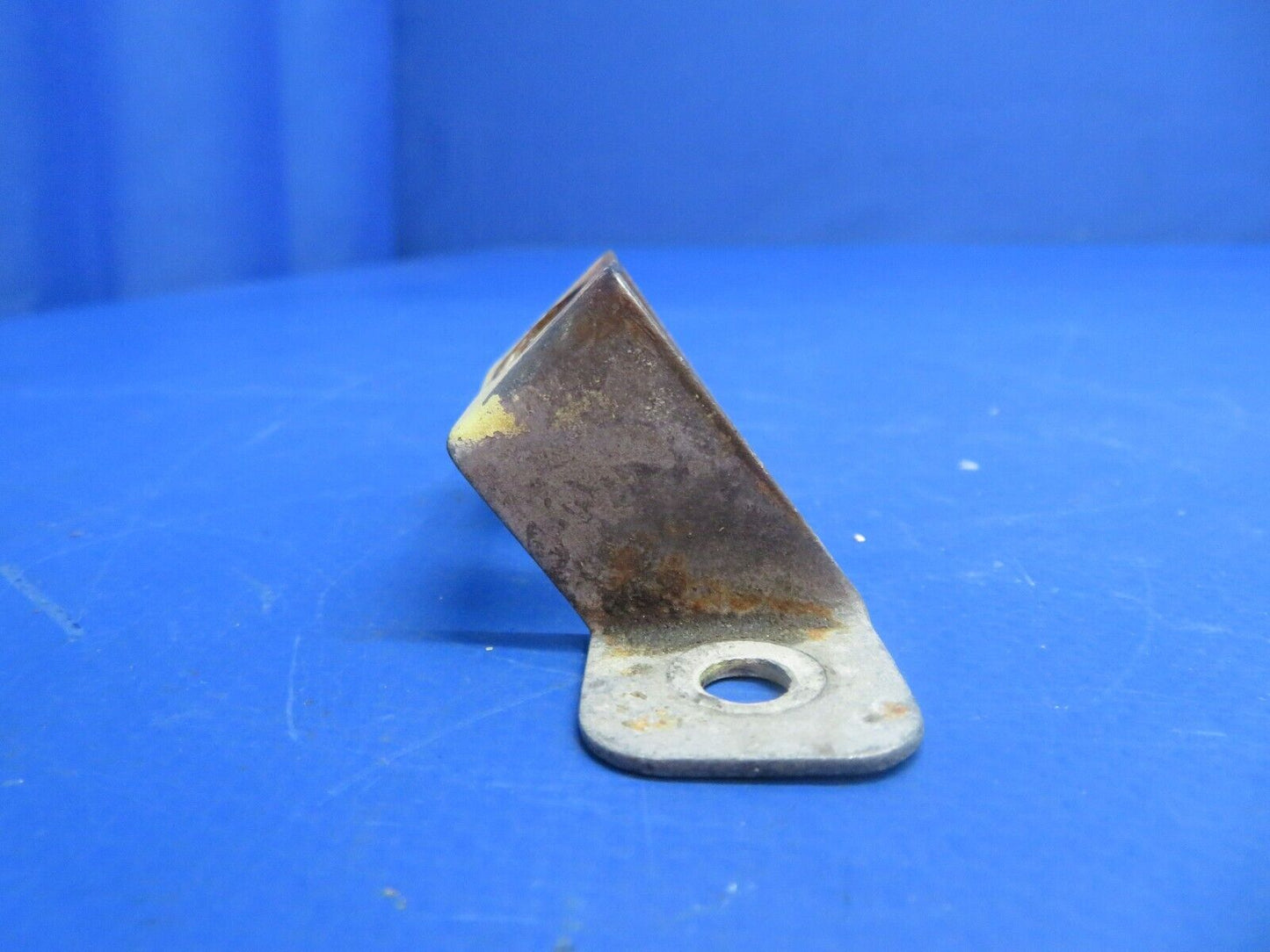 Beech C-35 Bonanza Cowling Fastener Bracket P/N 35-910244 LOT OF 5 (1222-541)