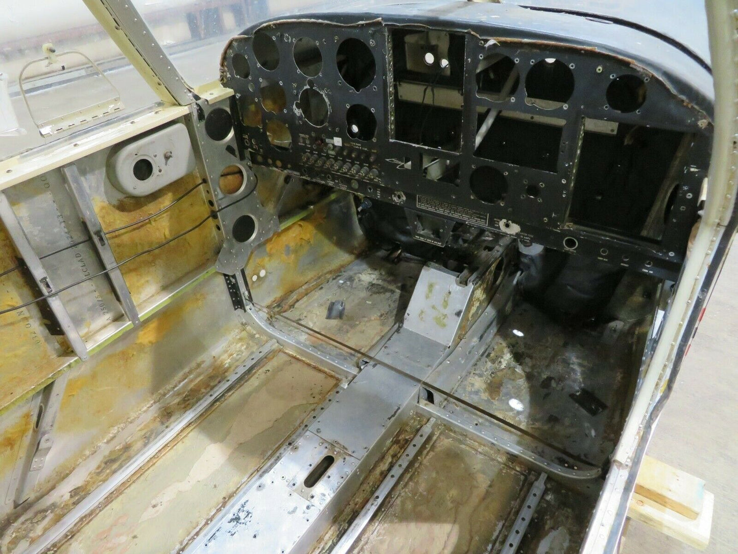 1966 Piper Cherokee PA-28-140 Airplane / Kids Play House / Man Cave (0221-197)