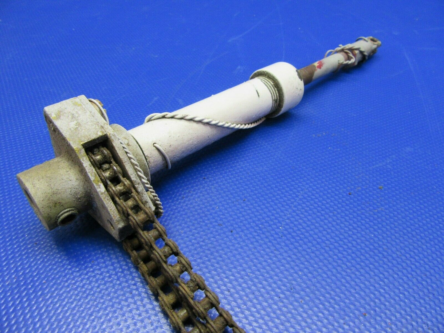 Beech 58 Baron Rudder Trim Tab Actuator Assembly P/N 96-526000 (0121-230)