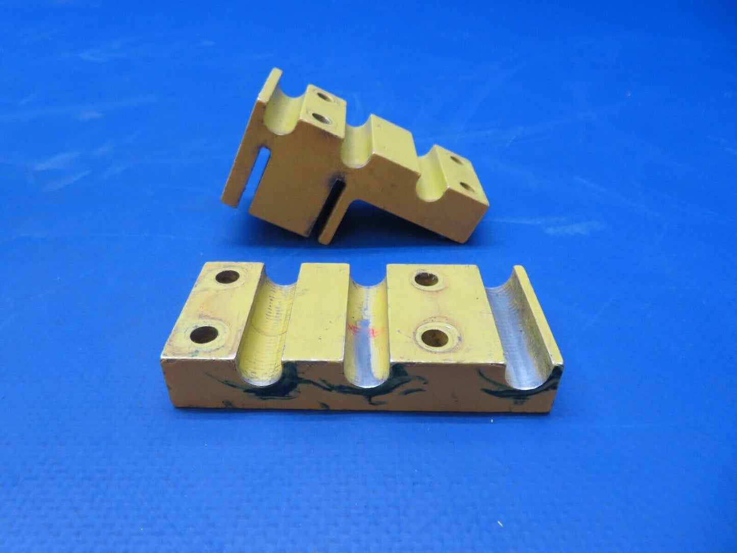 Beech 95-B55 Baron LH & RH Clamp Assy Engine Controls P/N 58-324058-9 (0623-368)