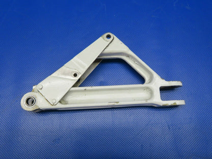 Piper PA-32R-300 Lance Truss & Link Assy Main Gear LH P/N 67025-05 (0121-303)