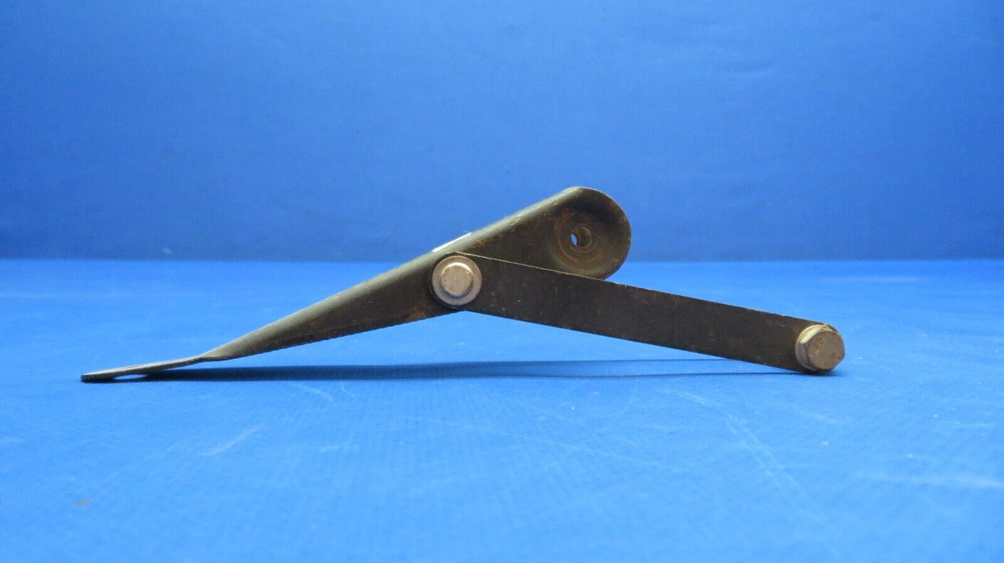 Piper PA-25 Latch Assy FWD Distributor Attachment P/N 61781-00 (0523-131)