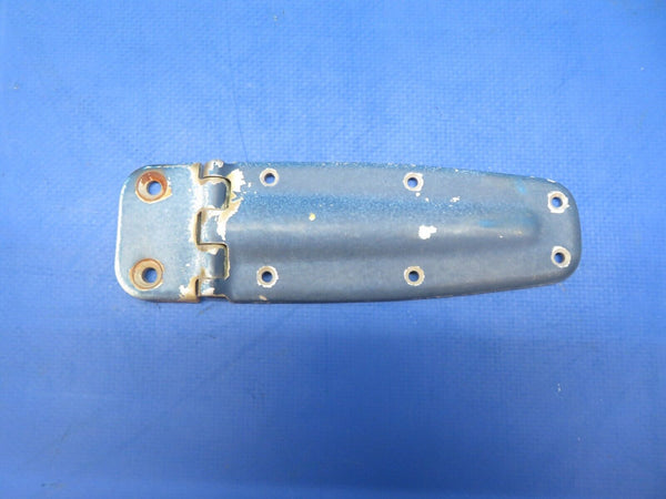 Cessna 150 / 150L RH Upper Hinge Assy Cabin Door P/N 0413426-4 (0823-765)