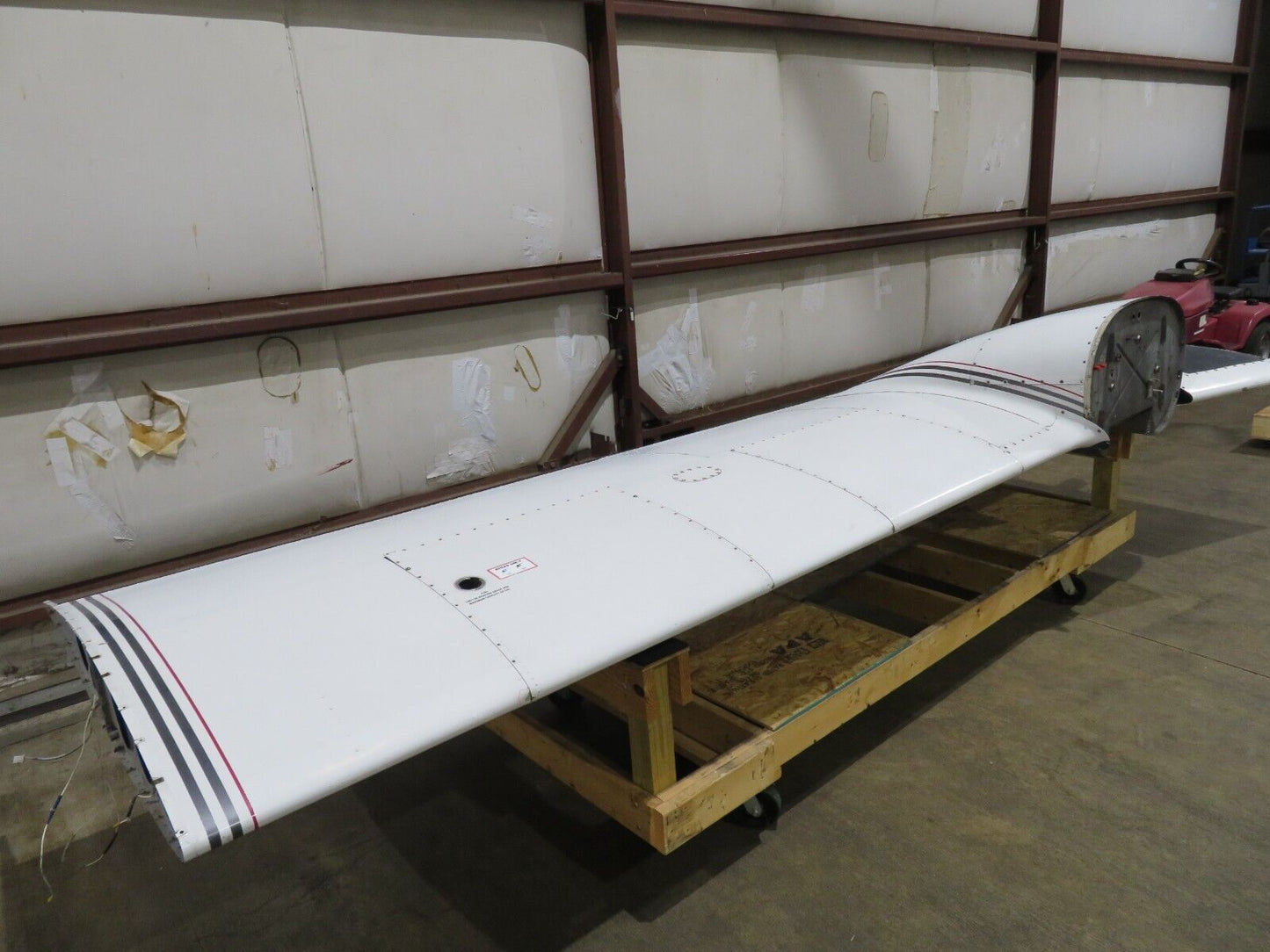 1978 Piper PA-34-200T Seneca RH Wing P/N 37093-04 (0423-103)