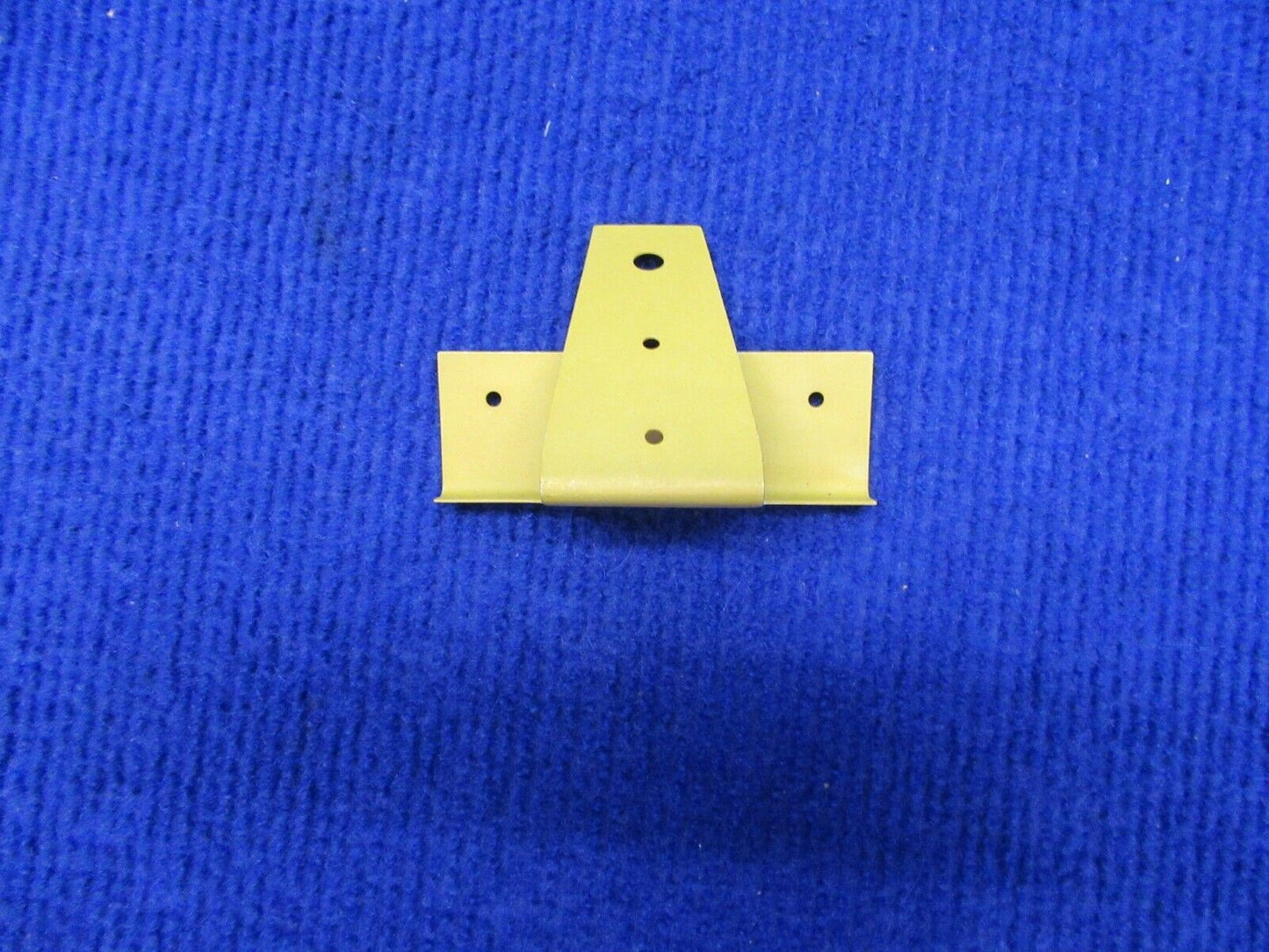 Beechcraft / Beech Angle NOS P/N 58-530139-9 (1221-492)
